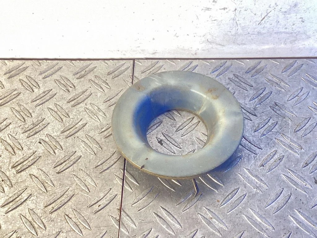 Rear coil spring rubber mount – Tesla Model Y (2020-)
