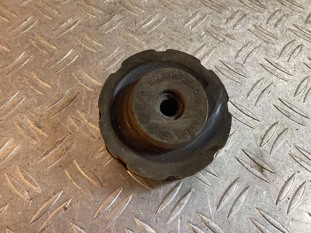 Rear coil spring rubber mount – Porsche Macan (95B) (2014-2018)