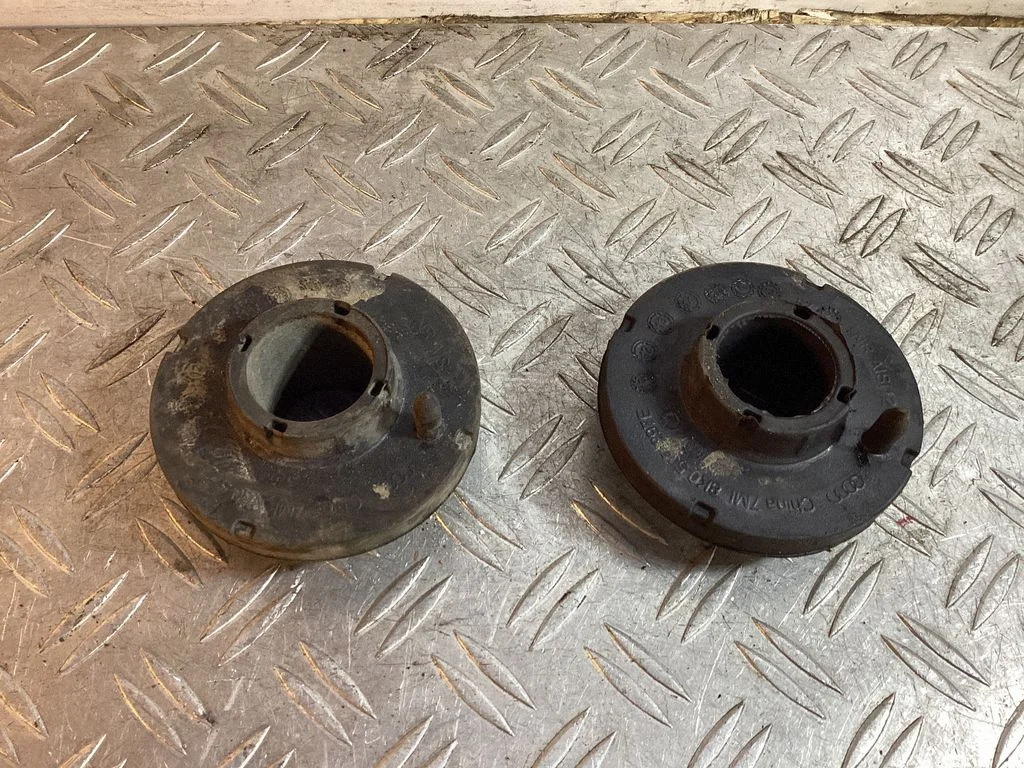 Rear coil spring rubber mount – Porsche Macan (95B) (2019-)