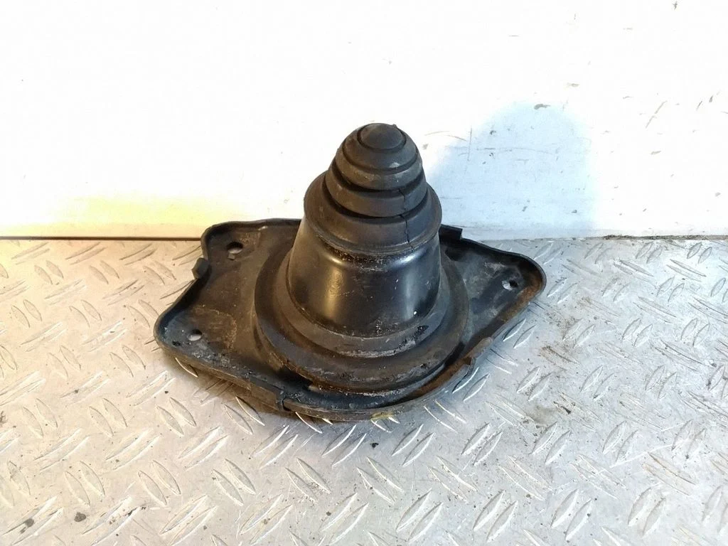 Rear coil spring rubber mount – Lexus RX 450H (2016-)