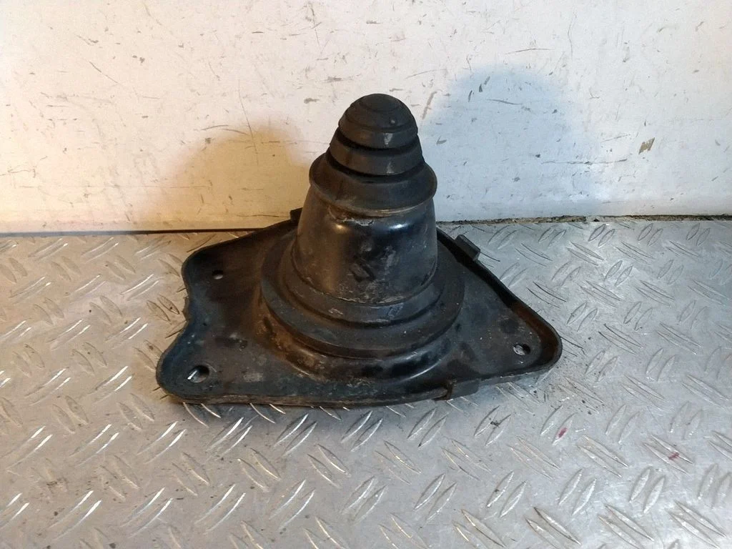 Rear coil spring rubber mount – Lexus RX 450H (2016-)
