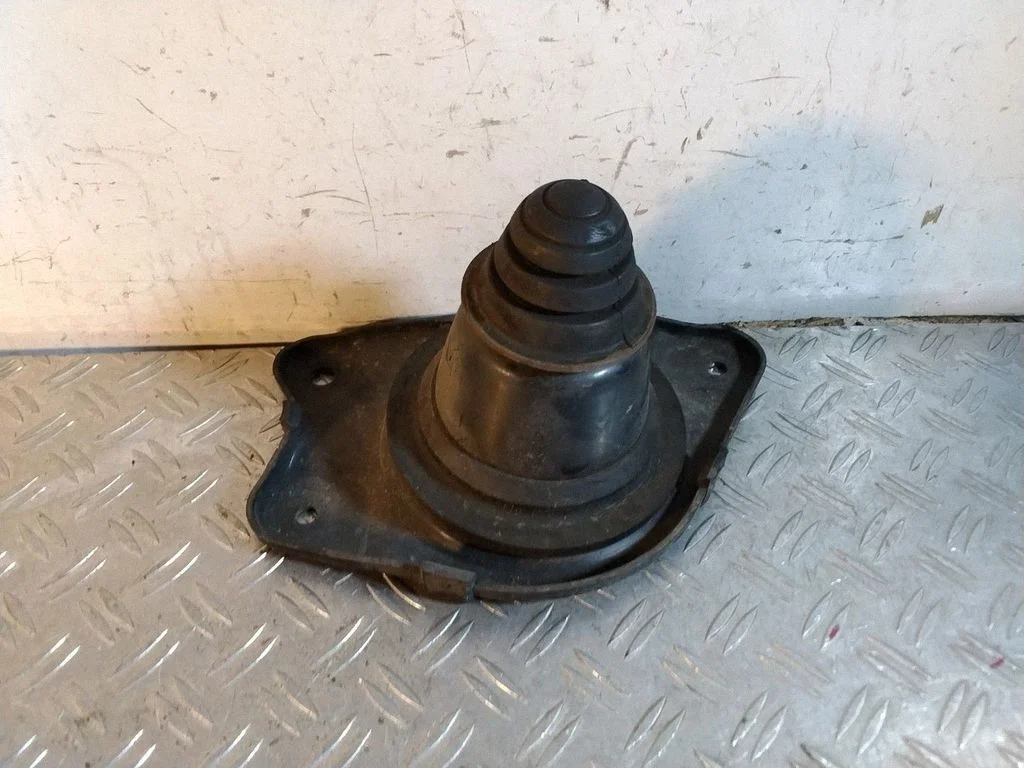 Rear coil spring rubber mount – Lexus RX 450H (2016-)
