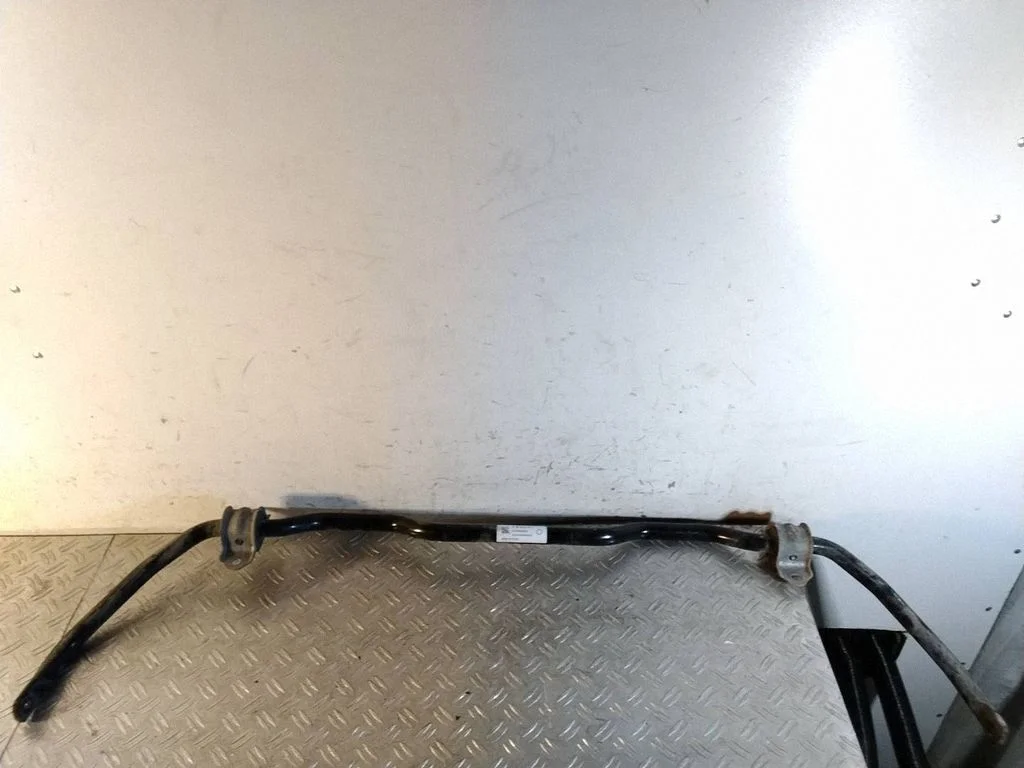 Tagumine stabilisaator – Tesla Model Y (2020-)