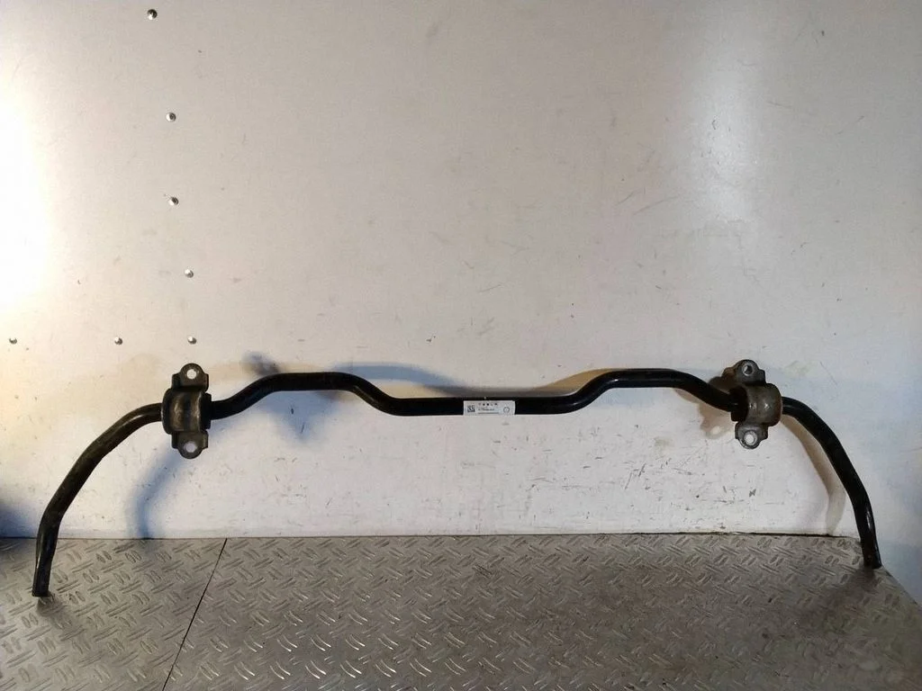 Tagumine stabilisaator – Tesla Model Y (2020-)