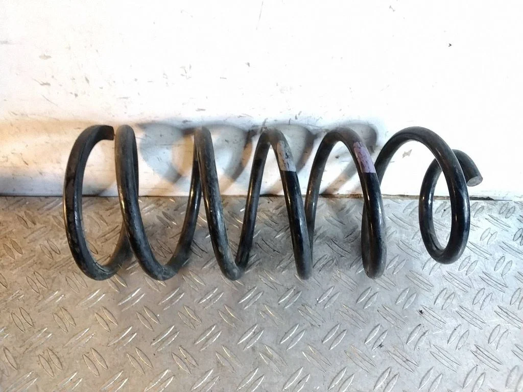 Rear coil spring – Toyota Land Cruiser (J150) (2009-)