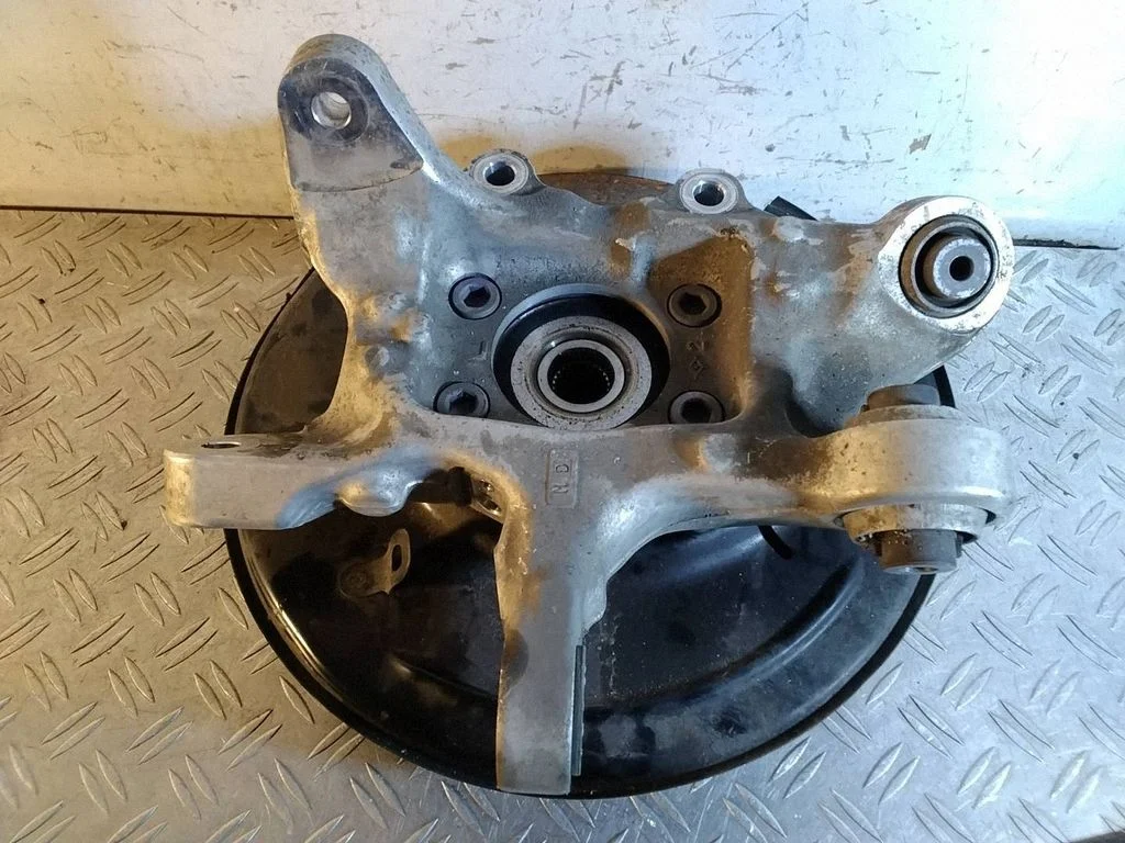 Rear wheel hub – Lexus RX 450H (2016-)
