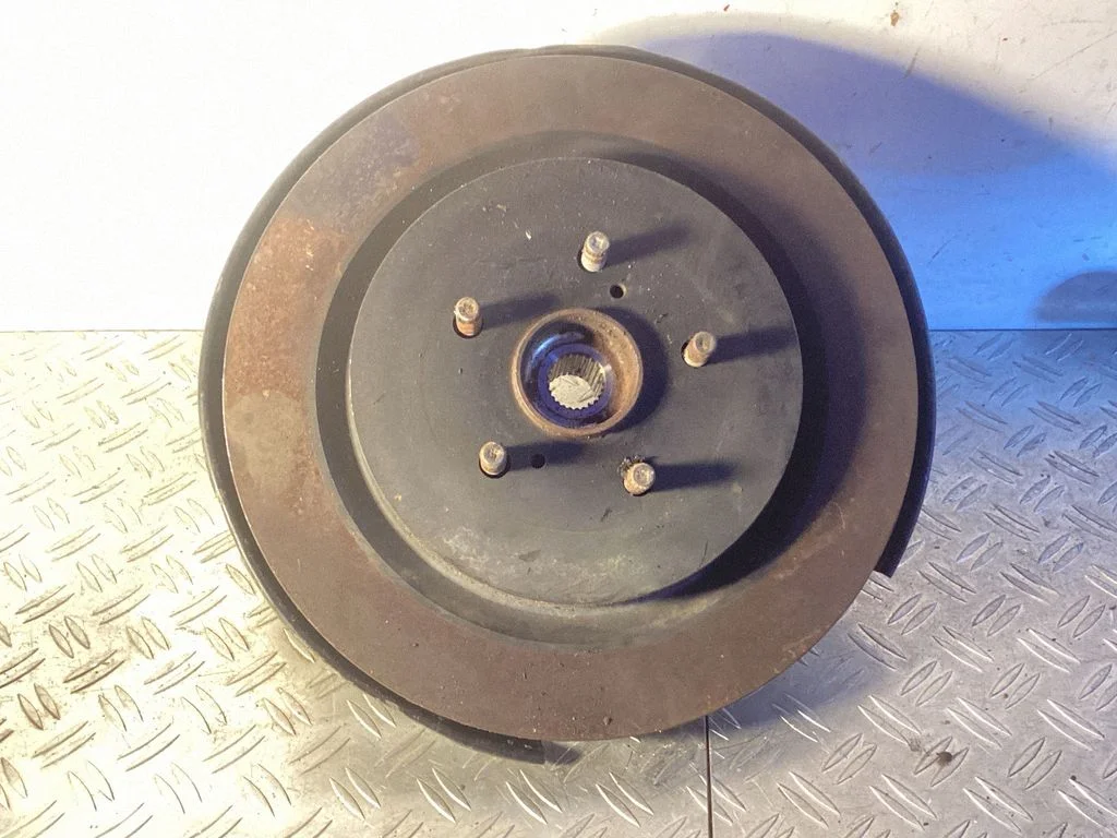 Rear wheel hub – Lexus RX 450H (2016-)