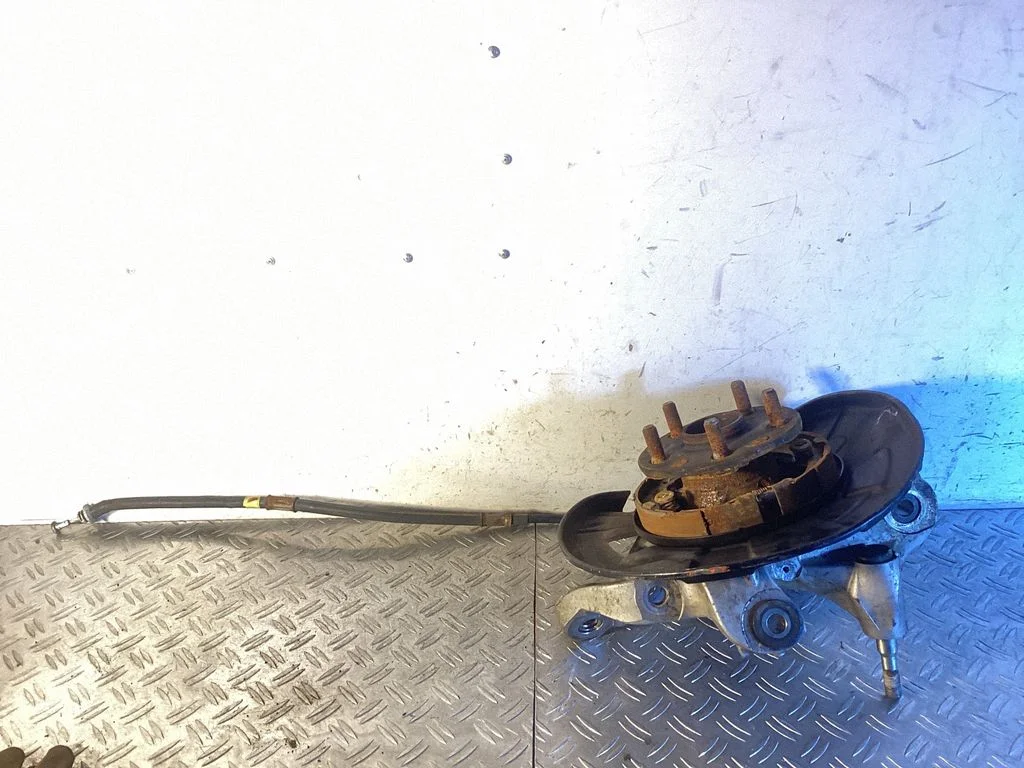 Rear wheel hub