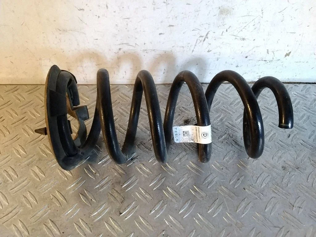 Rear coil spring – Tesla Model Y (2020-)