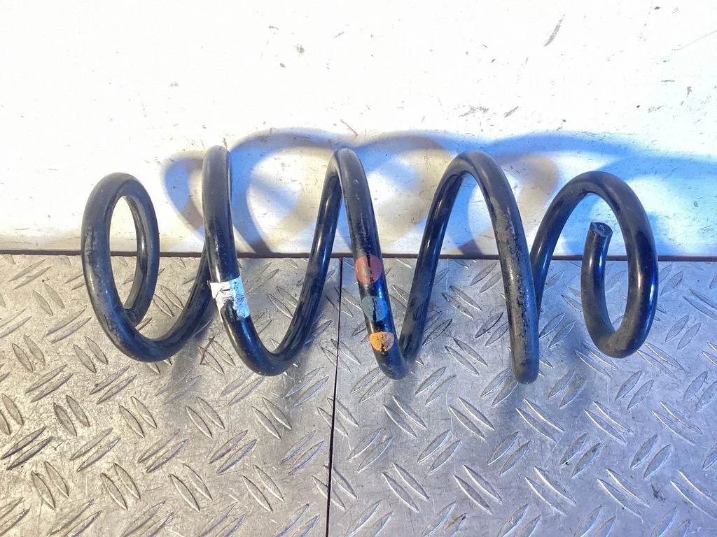 Rear coil spring – Porsche Macan (95B) (2014-2018)