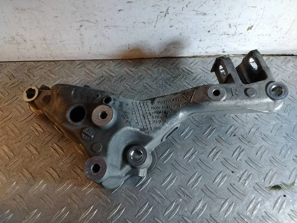 Tagumine ülemine õõtshoob – Porsche 911 991 (2011-2019)