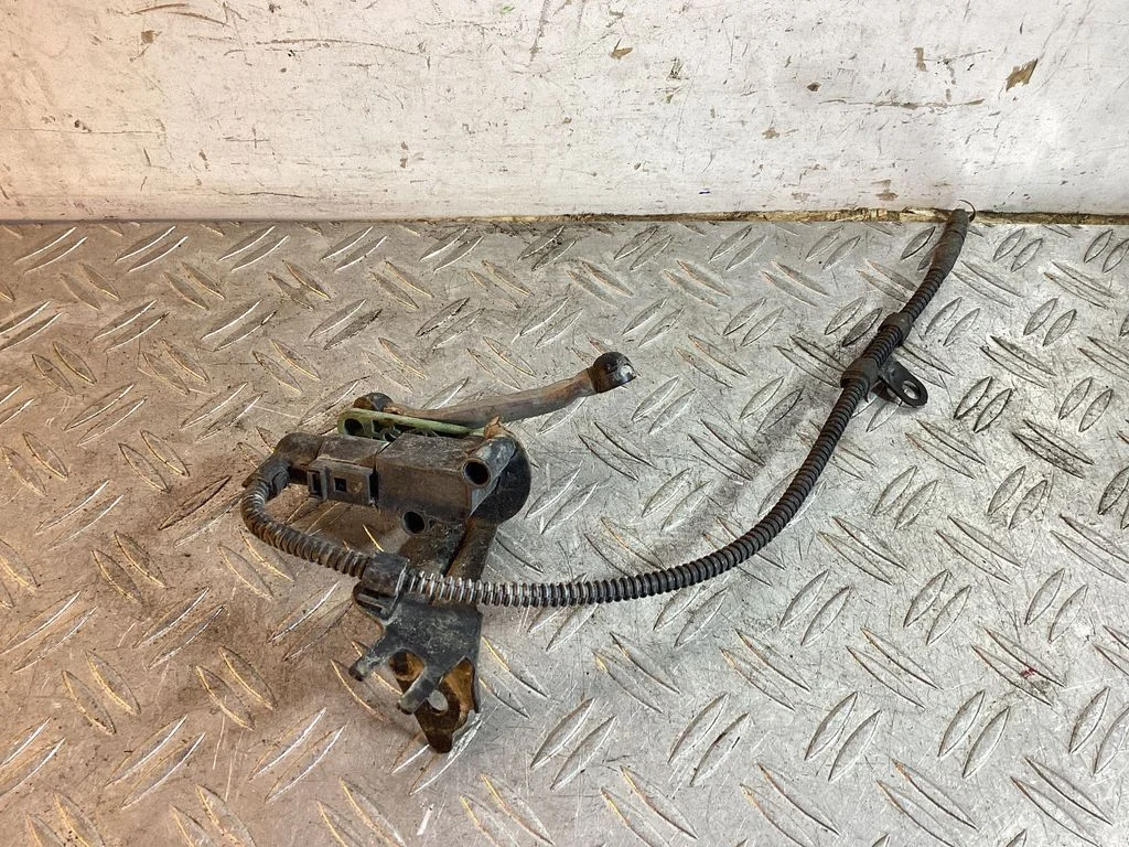 Tagumise õhkvedrustuse kõrgusandur – Porsche Macan (95B) (2019-)