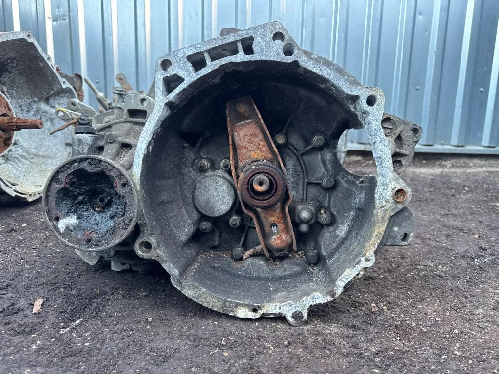 Mehaaniline 5-käiguline käigukast – Volkswagen Passat B3 (1988-1993)