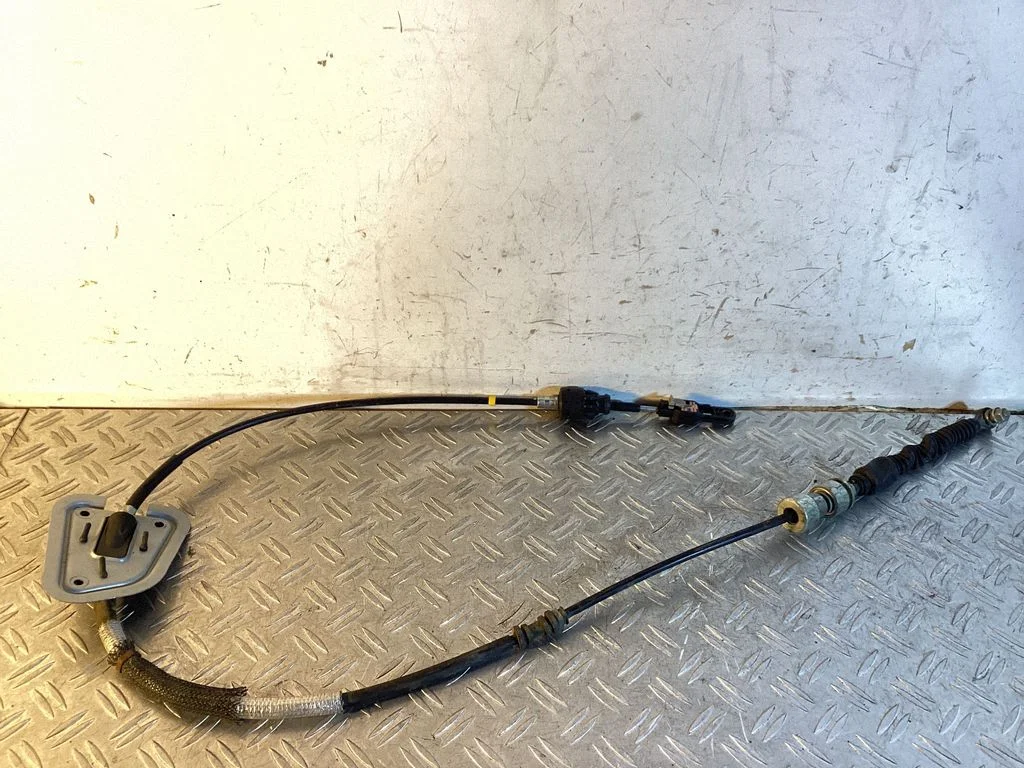 Gear shift cable linkage – Lexus RX 450H (2016-)