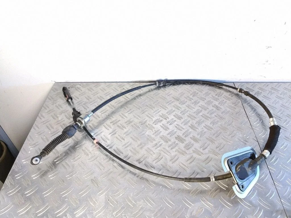 Gear shift cable linkage – Lexus RX 450H (2016-)
