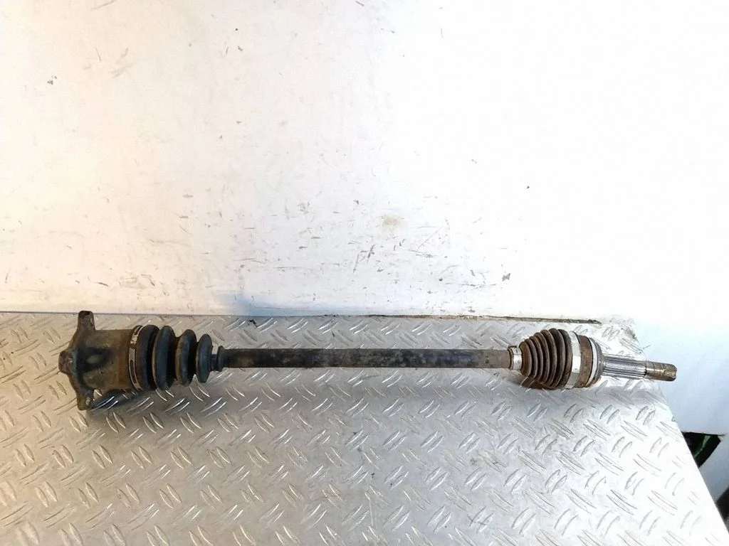 Rear driveshaft – rear right