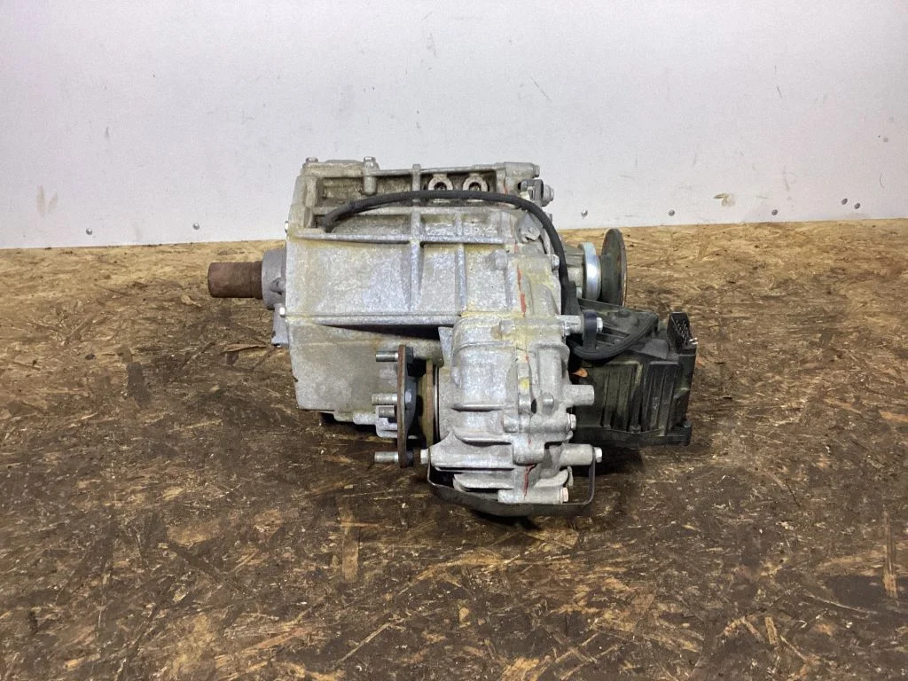 Gearbox transfer box case – Toyota Land Cruiser (J150) (2009-)