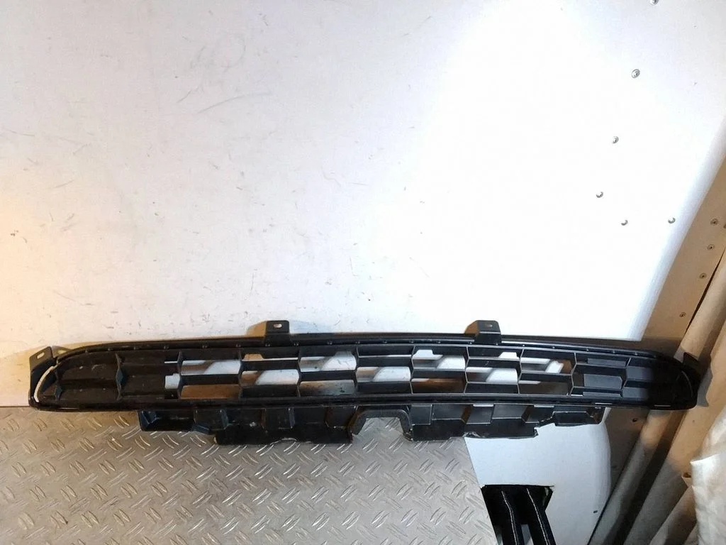 Front bumper lower grill 5311278030