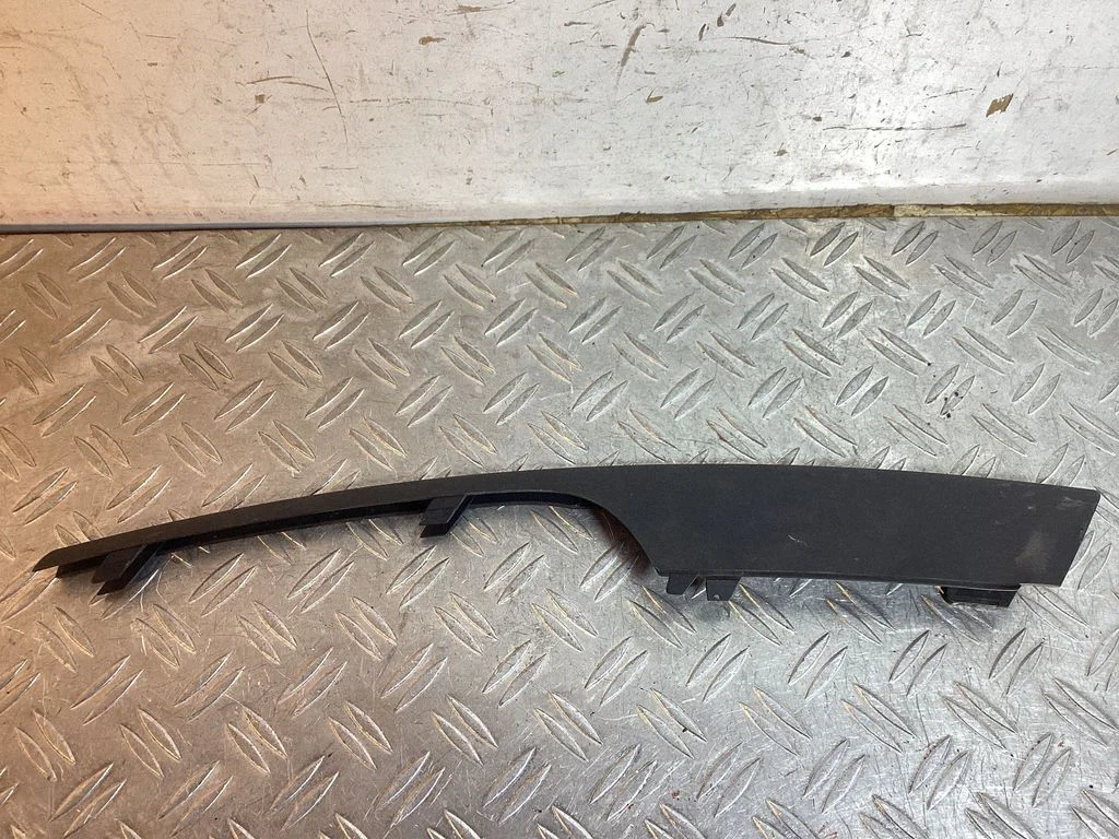 Front bumper splitter molding 7P5807685