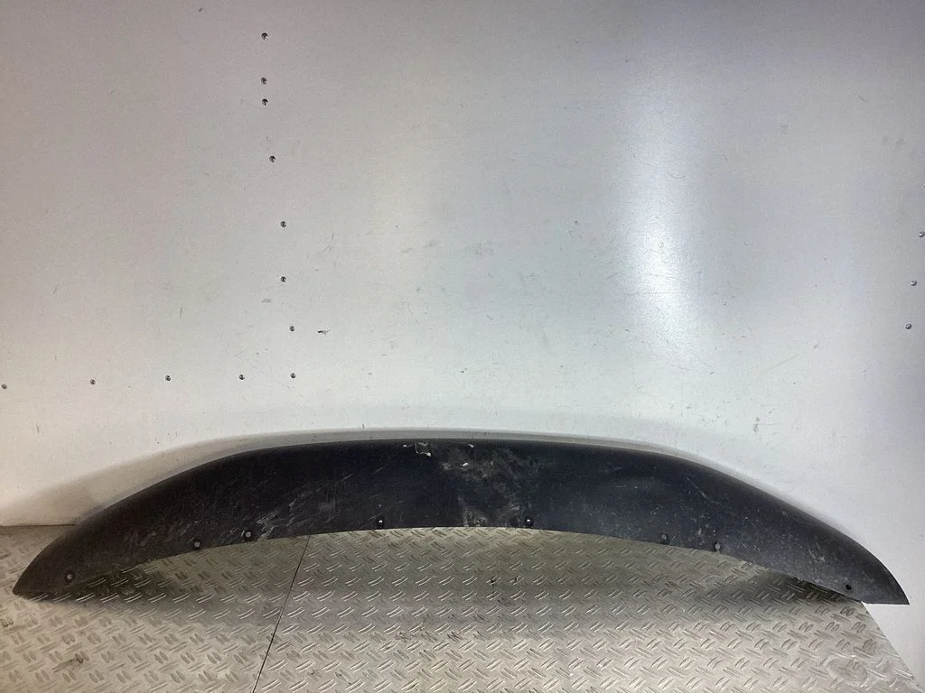 Esistange alumine osa (huul) – BMW i3 (2013-)