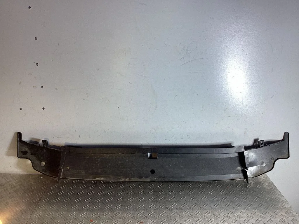 Esistange alumine osa (huul) – Lexus NX (2021-)