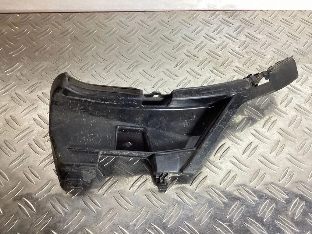 Brake cooling air channel/duct – Lexus IS III XE30 (2013-2020)