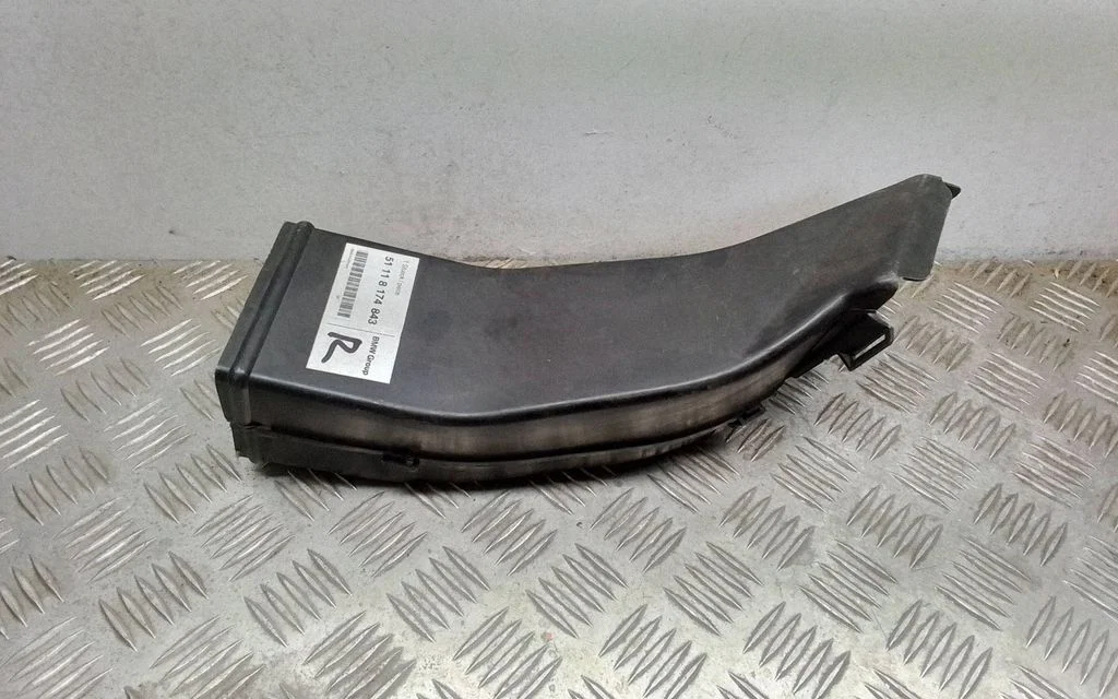 Brake cooling air channel/duct – BMW 5 Series E39 (1996-2003)