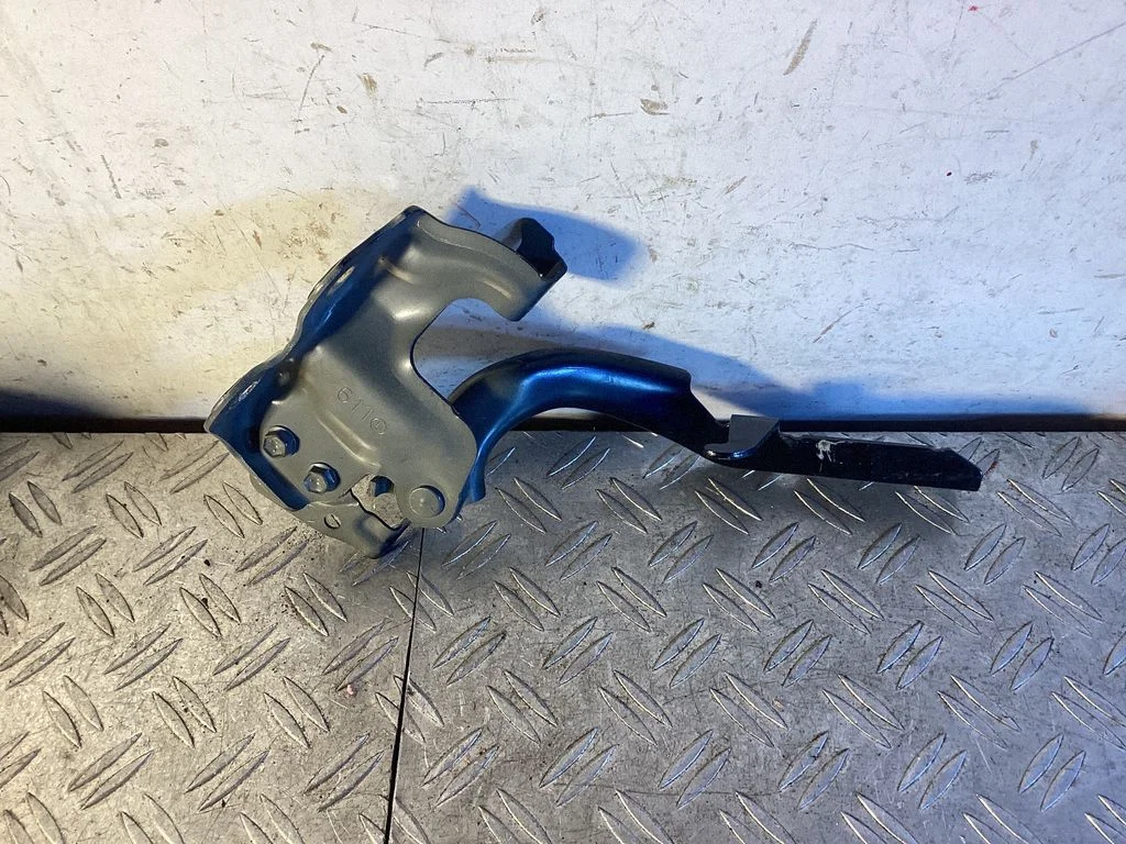 Engine bonnet/hood hinges – left