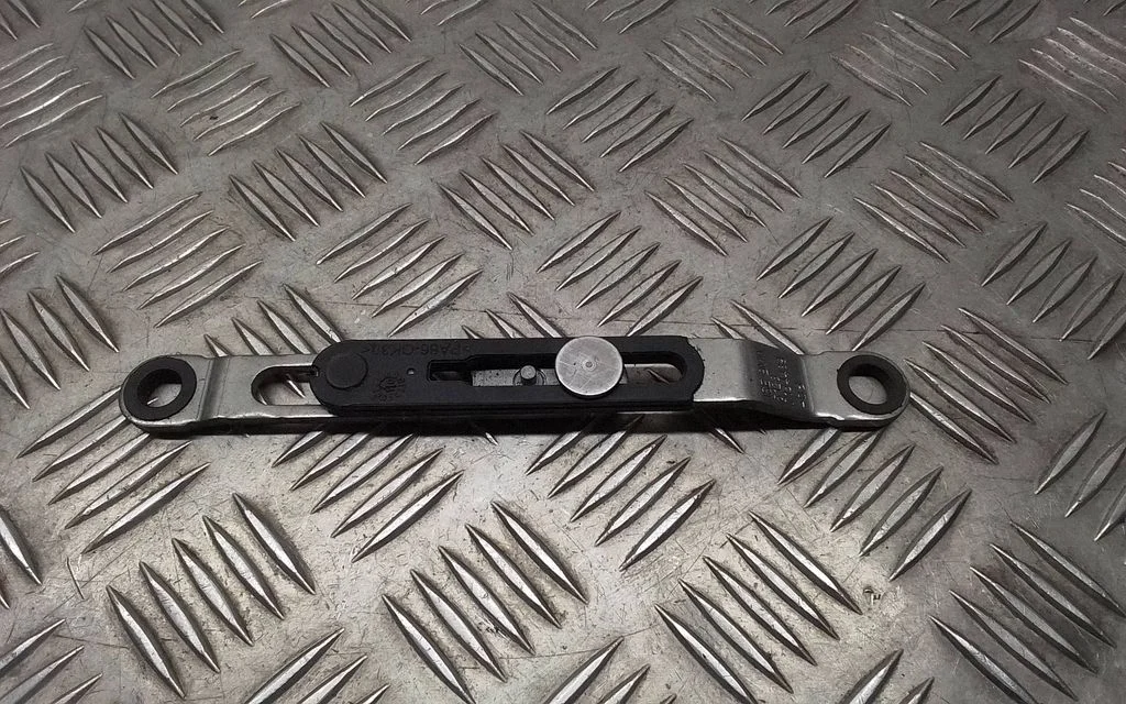 Mootorikapoti hinged – BMW 5-seeria F10 F11 (2009-2016)