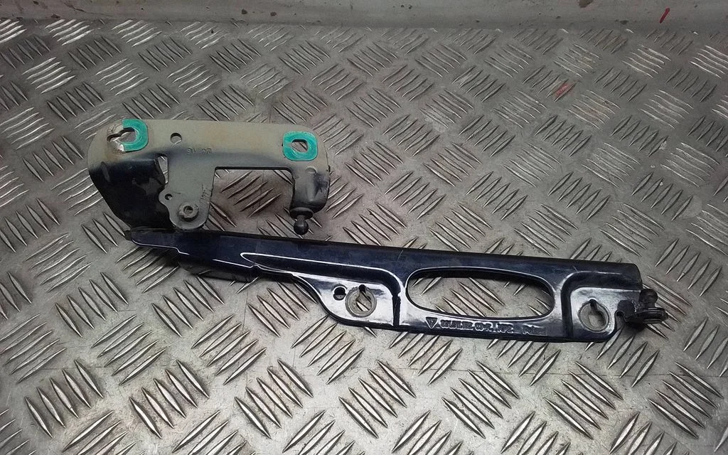 Engine bonnet/hood hinges 991511152