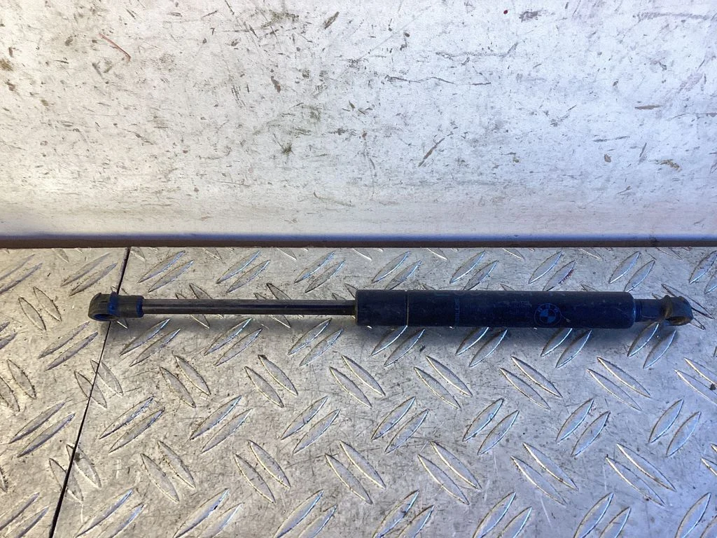 Front bonnet/hood damper/strut – BMW 6 Series E63 E64 (2002-2010)