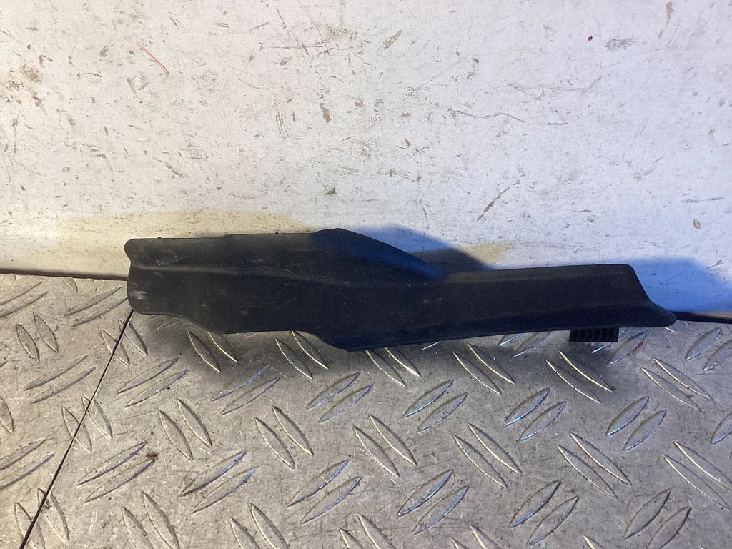 Wiper trim 5386778010