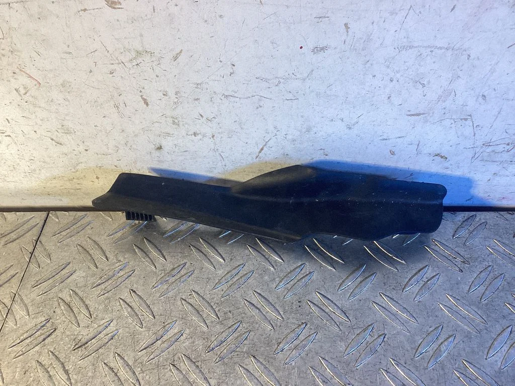 Wiper trim 5386678010