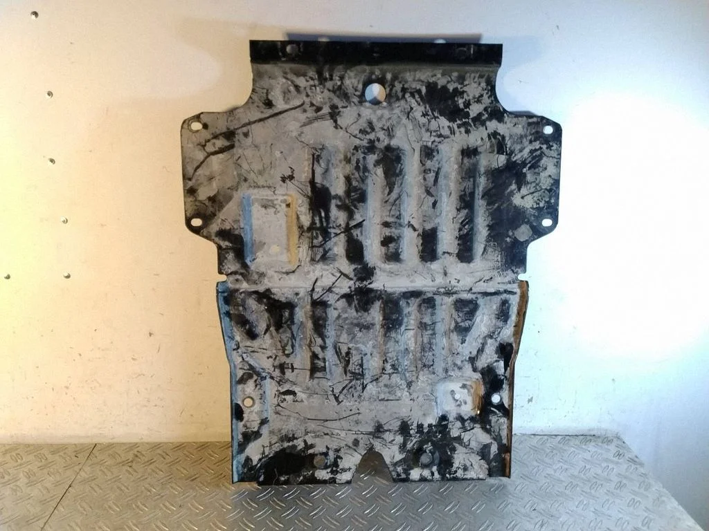 Engine splash shield/under tray