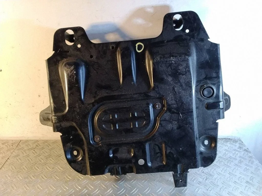 Engine splash shield/under tray