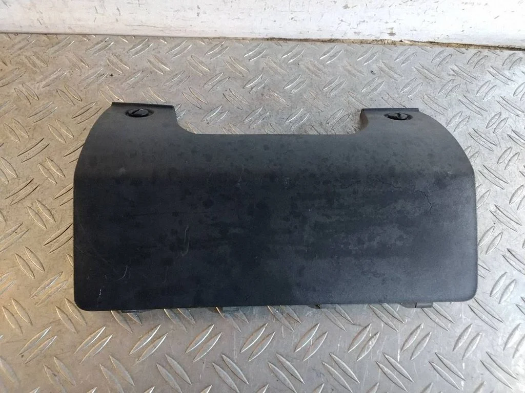 Rear bumper row hook cap/cover – Land Rover Discovery Sport (2014-)
