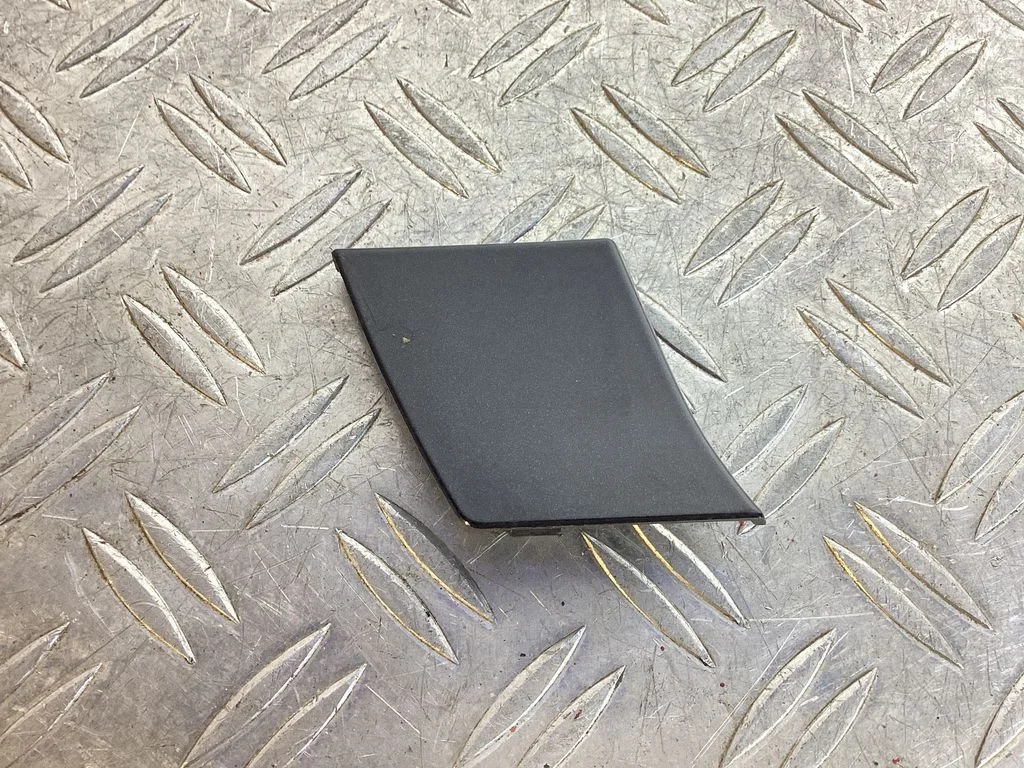 Rear bumper row hook cap/cover
