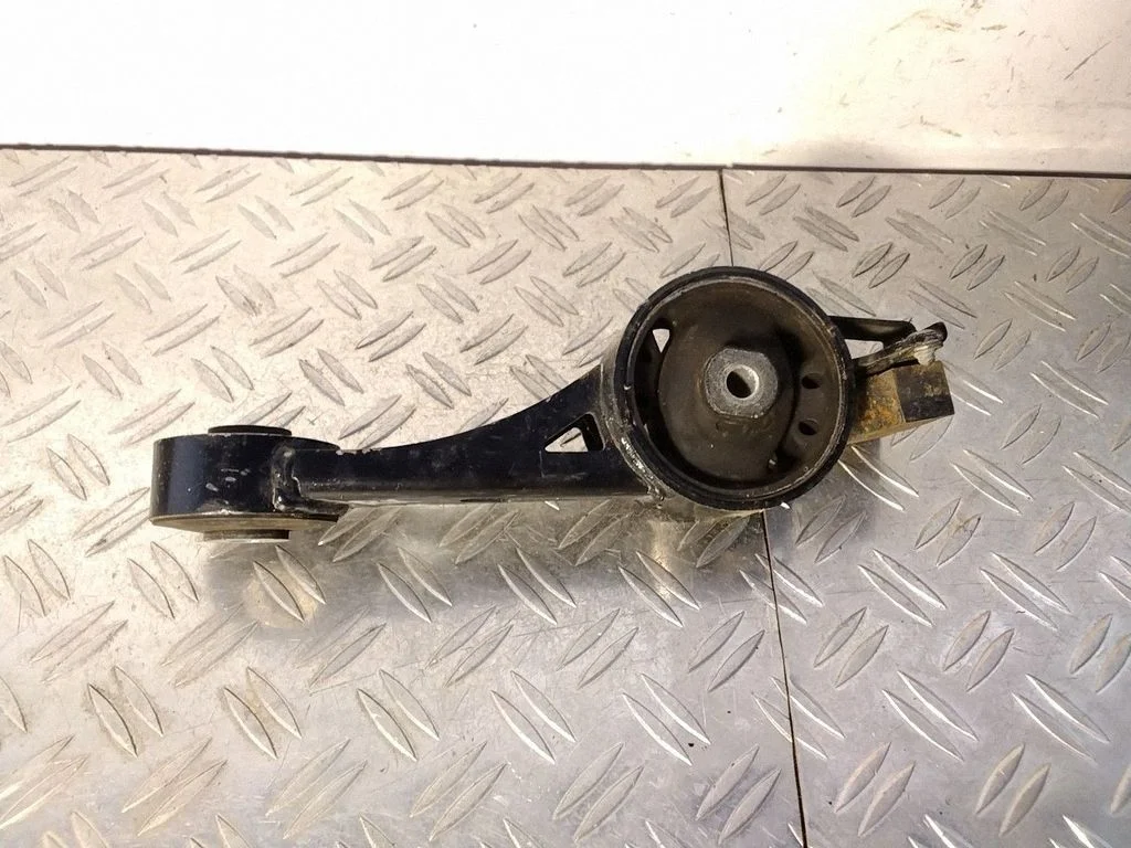 Gearbox mount – Lexus RX 450H (2016-)