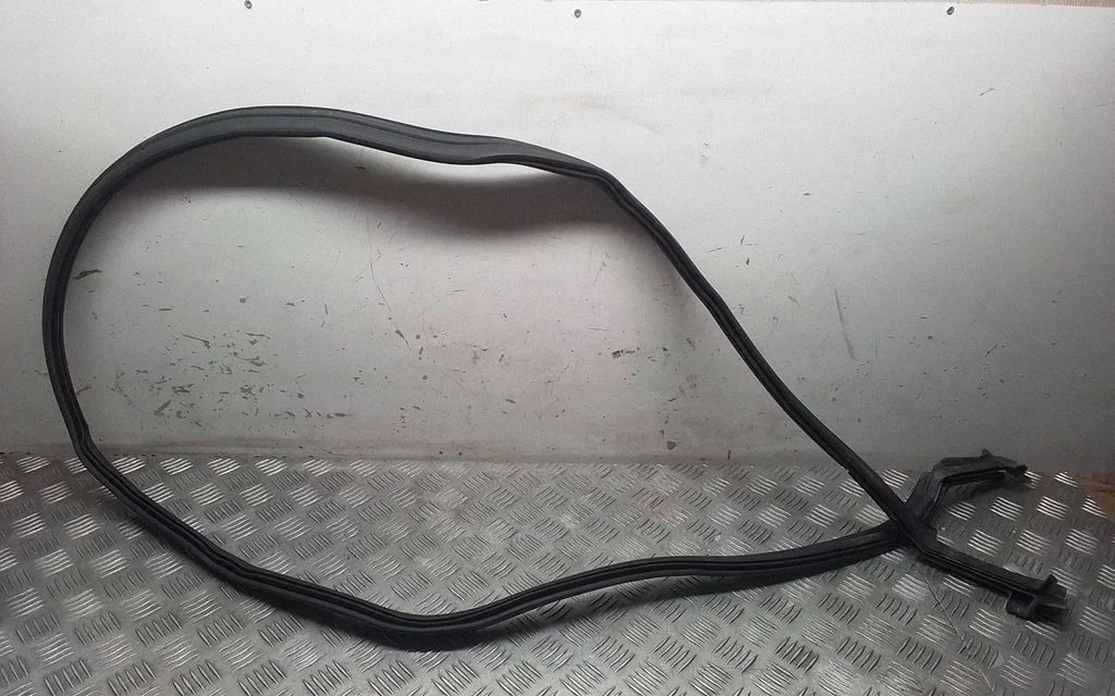 Loading door rubber seal (on body) – Porsche 911 997 (2004-2013)