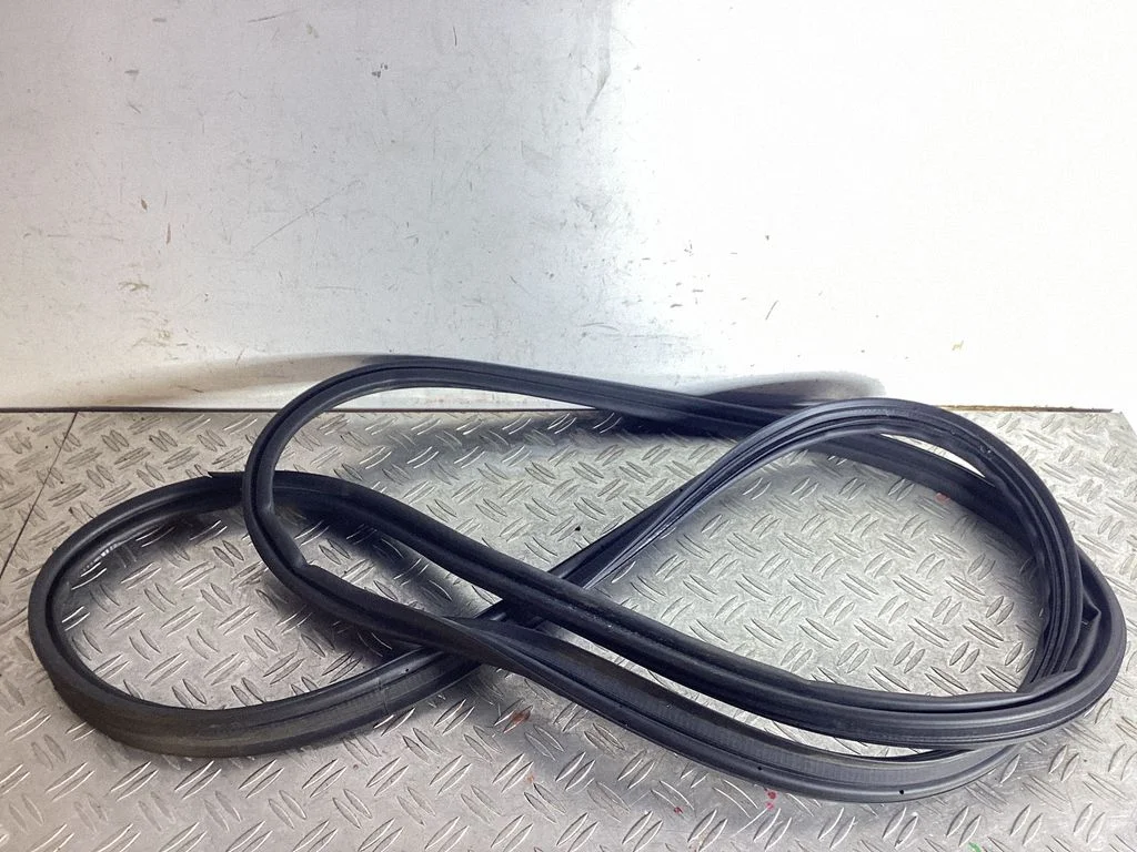 Loading door rubber seal (on body) – Lexus NX (2021-)