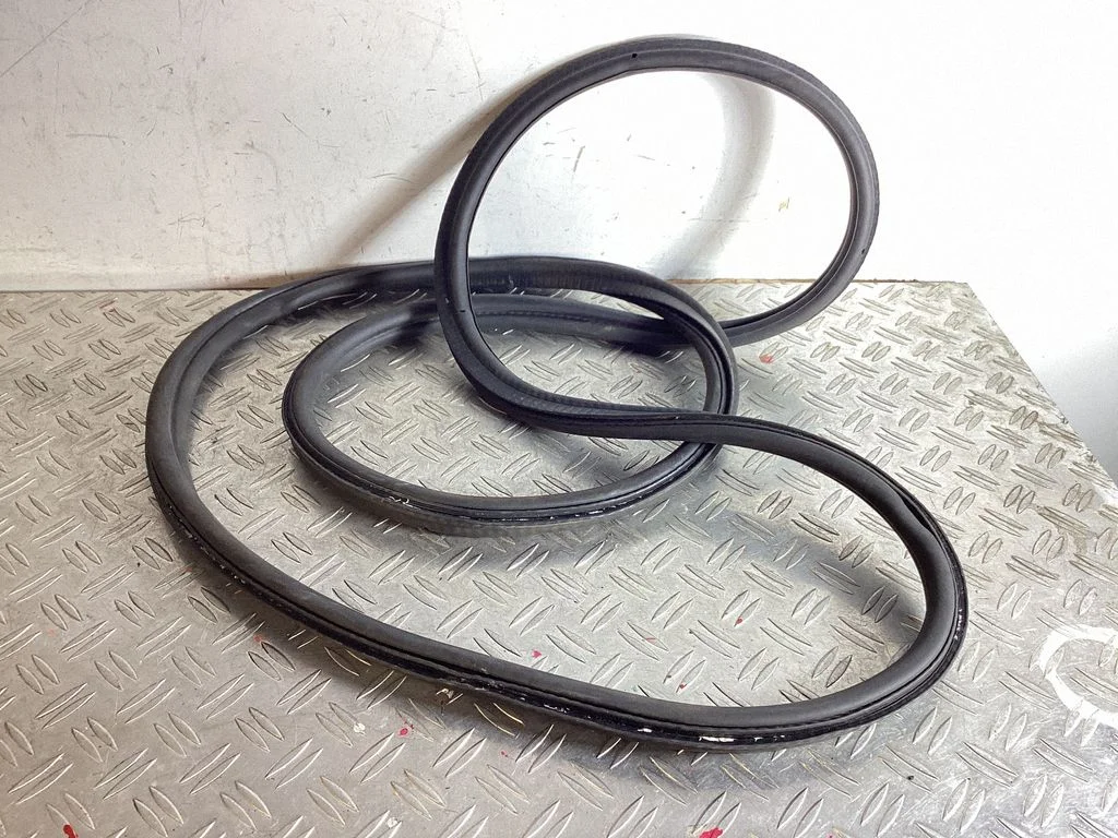 Loading door rubber seal (on body) – BMW 6 Series F06 Gran coupe (2012-2018)