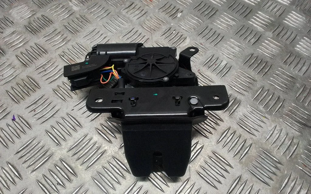Tailgate/trunk/boot lock/catch/latch 1500604CNB