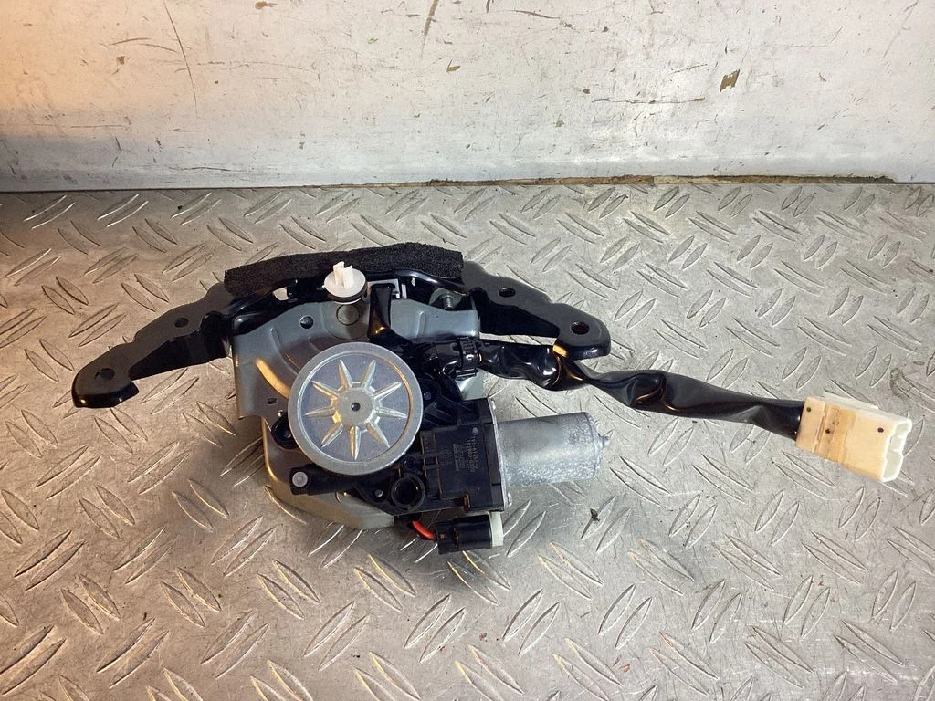 Zamek klapy bagażnika T9161351B