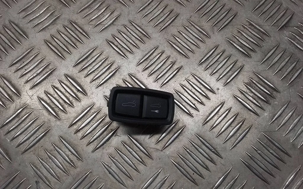 Tailgate/trunk/boot open switch – Porsche Macan (95B) (2019-)