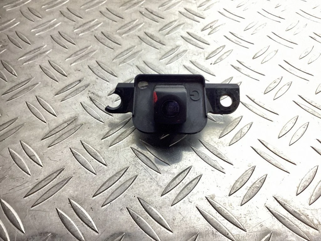Reversing camera – Lexus GS 250 350 300H 450H (2013-)