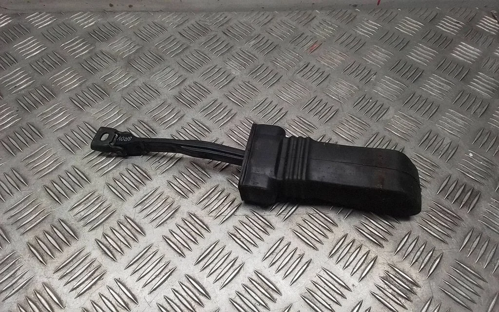Esiukse avamispiiraja – Porsche Macan (95B) (2019-)