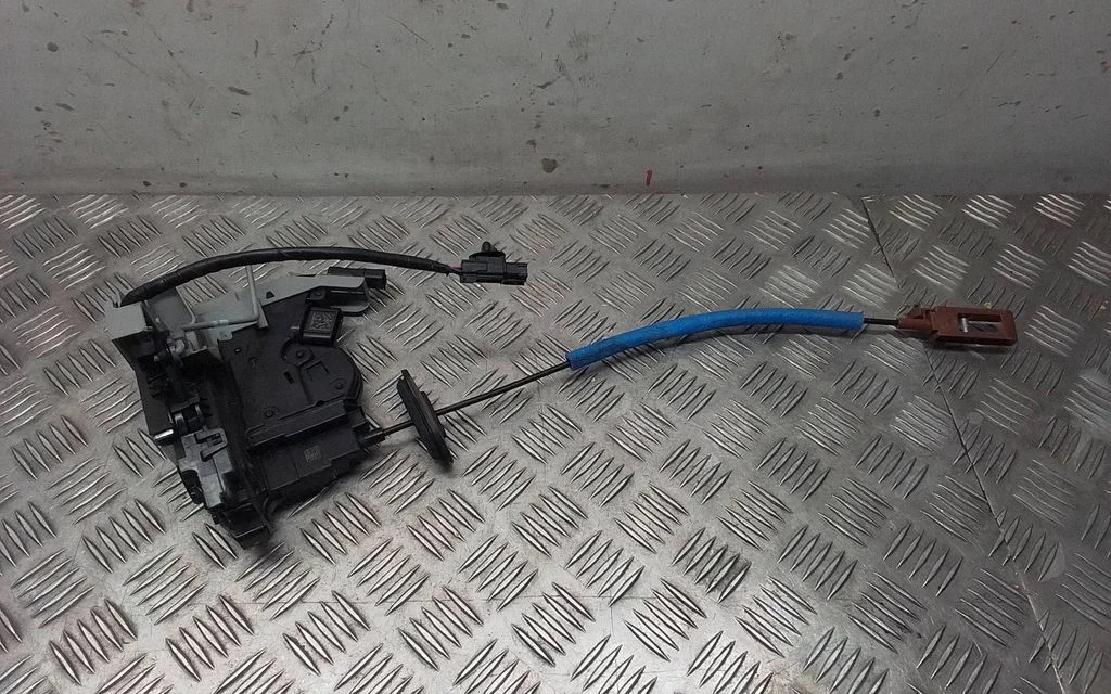 Front door lock (next to the handle) – KIA Niro (2022-)