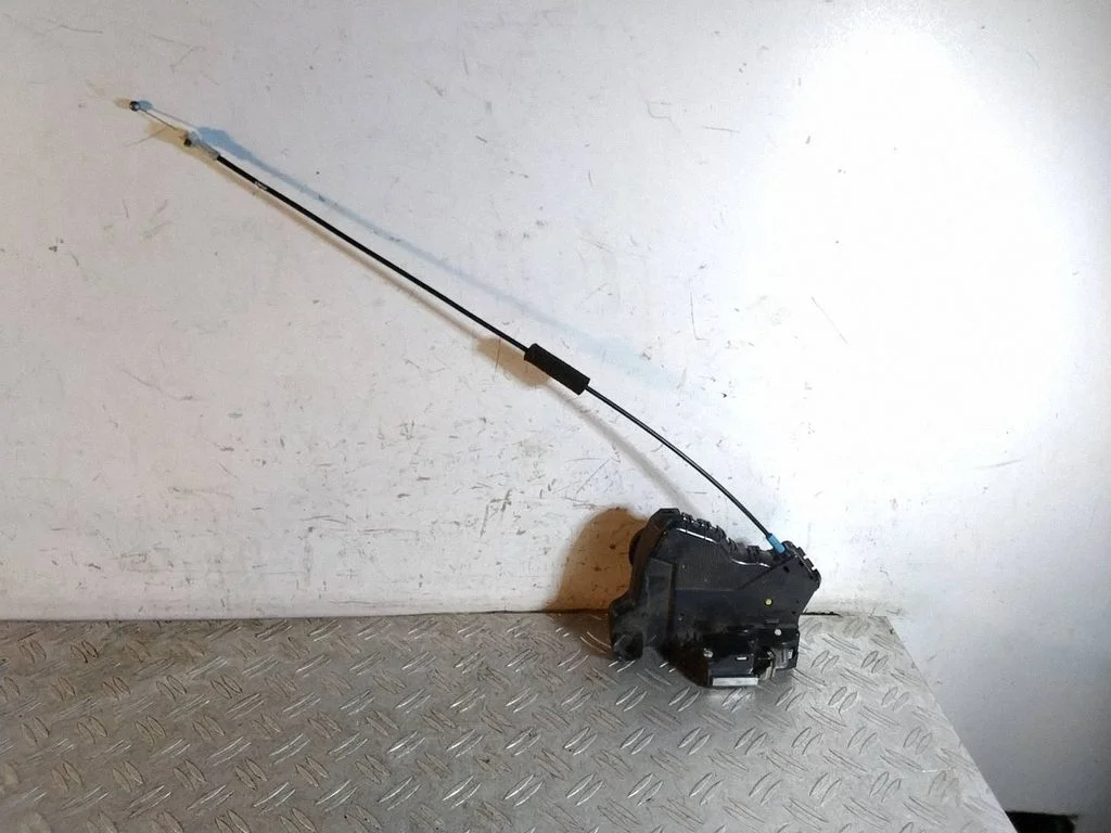 Esiukse lukk – Toyota Land Cruiser (J150) (2009-)