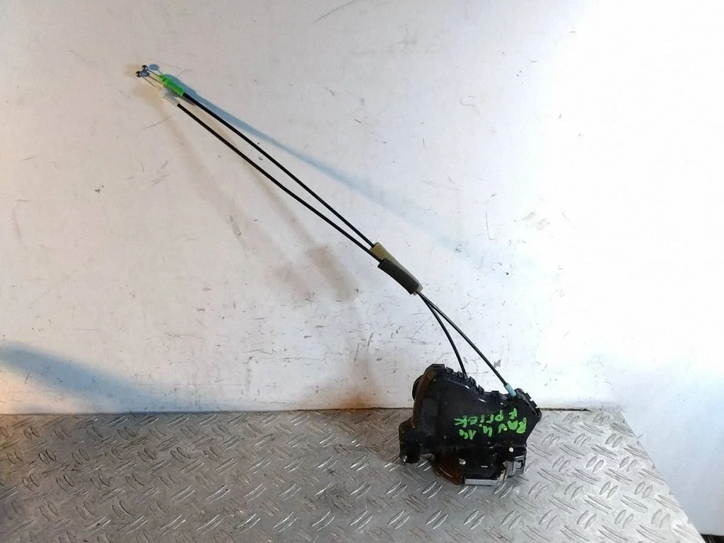 Esiukse lukk – Toyota RAV 4 (XA40) (2012-2018)