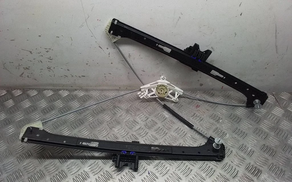 Front window lifting mechanism without motor – Porsche Macan (95B) (2019-)